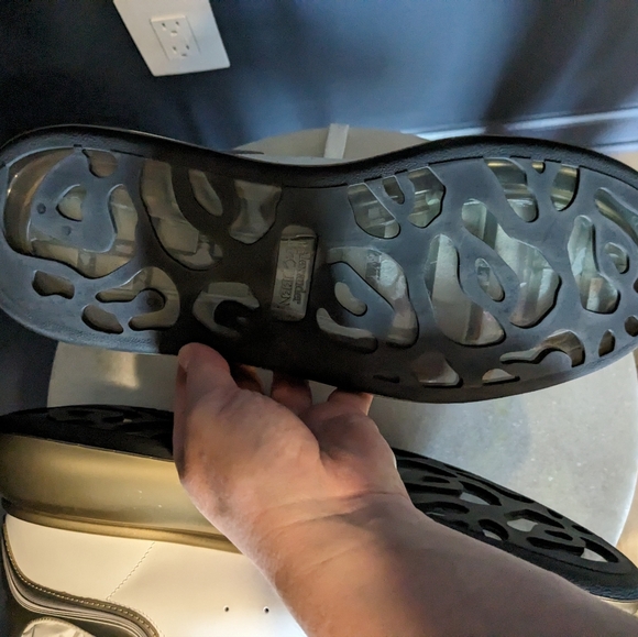 Men's Alexander McQueen oversized sneaker US12 wht vanilla/gold/silver - Picture 9 of 10